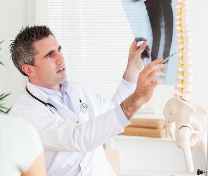 Sulla base di un esame radiografico, il medico sarà in grado di diagnosticare l'osteocondrosi.